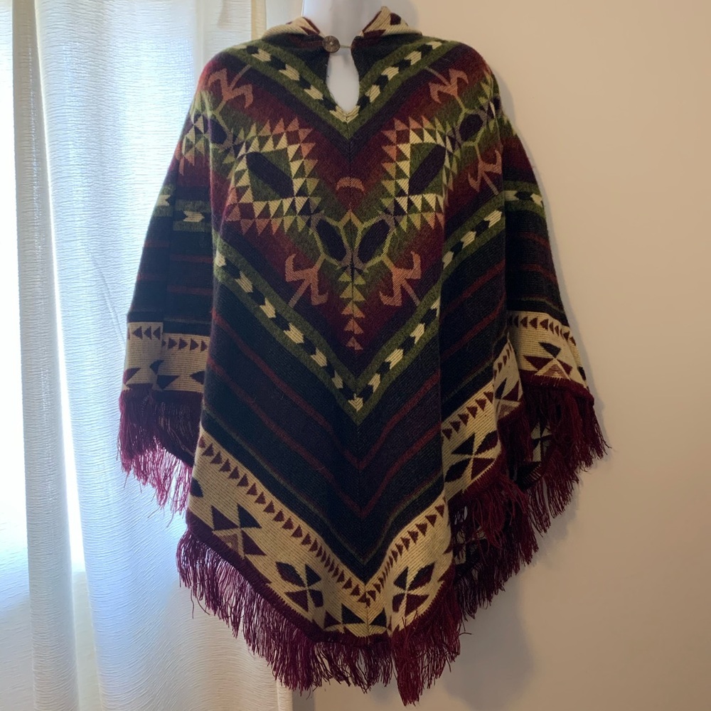 Hooded alpaca poncho from Ecuador